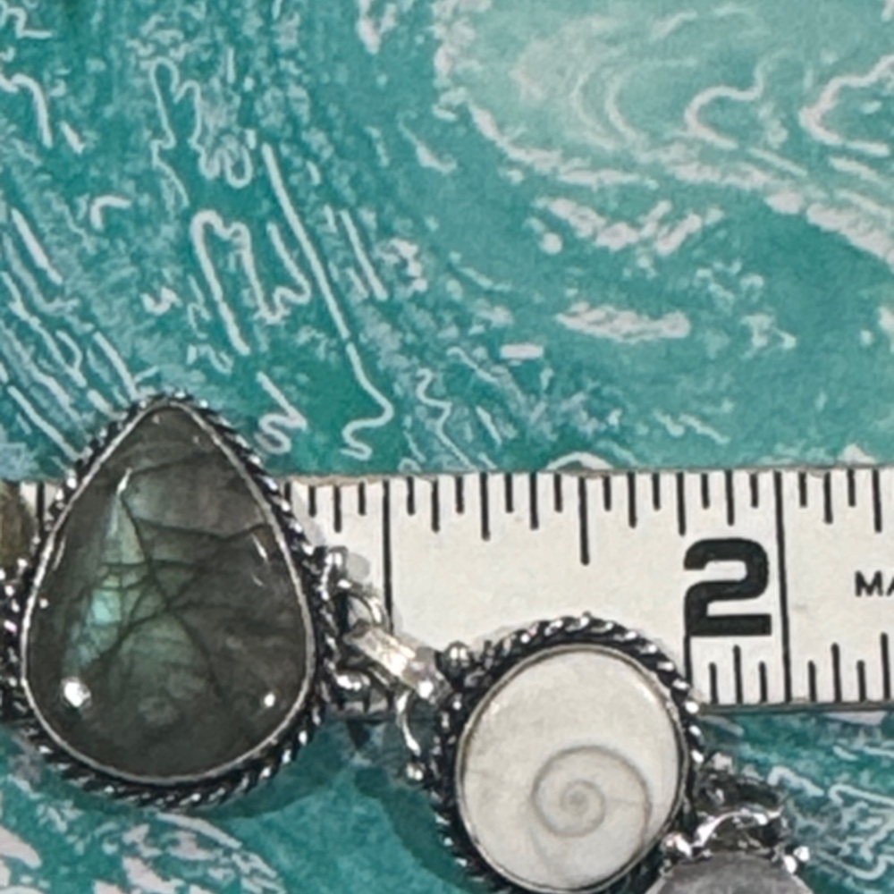 Labradorite & Shell Silver Bracelet - Picture 9 of 14